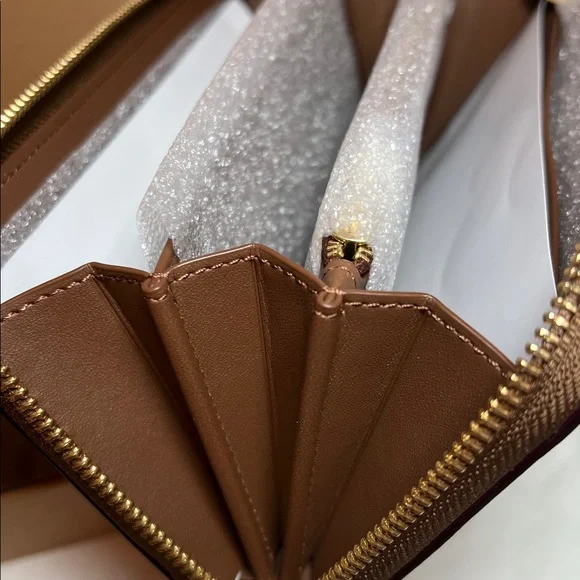 🆕Limited edition Authentic limited edition Coach designer wrestle Floral wallet - Picture 3 of 15